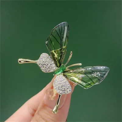 Fashion Gradient Crystal Butterfly Hijab Brooch/Pin